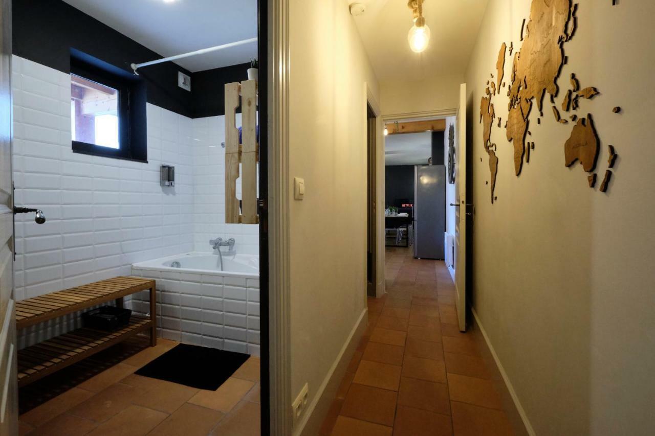 Melina - Appartement Dans Les Remparts De La Bastide Avec Parking Et Terrasse Carcassonne Exteriör bild